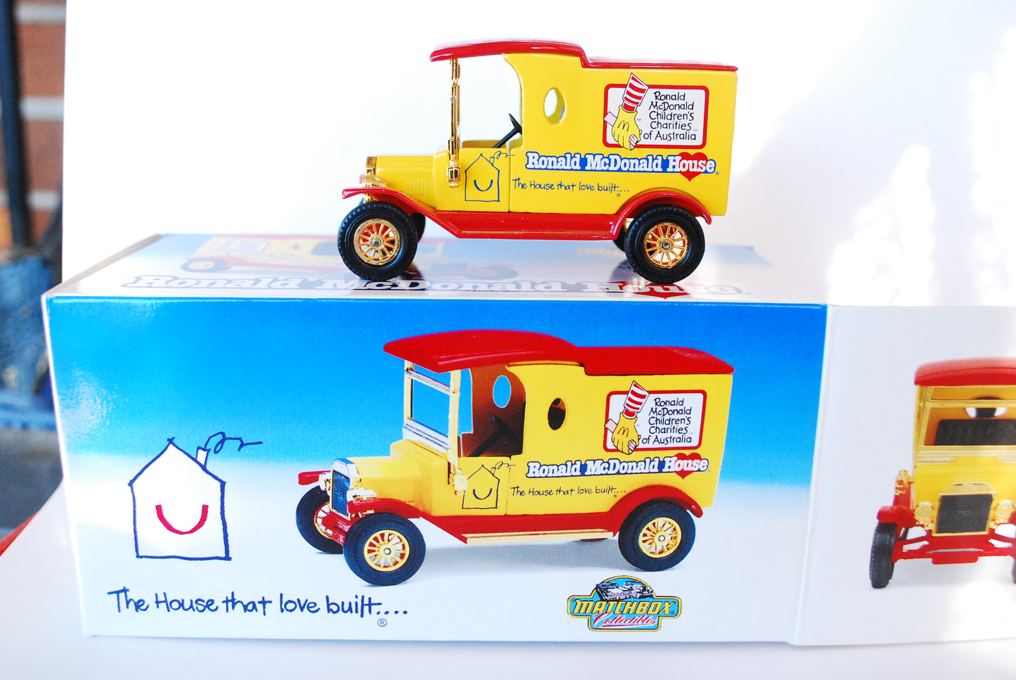Matchbox Collectibles TCH01 1912 Ford Model T VAN Ronald Mcdonald House
