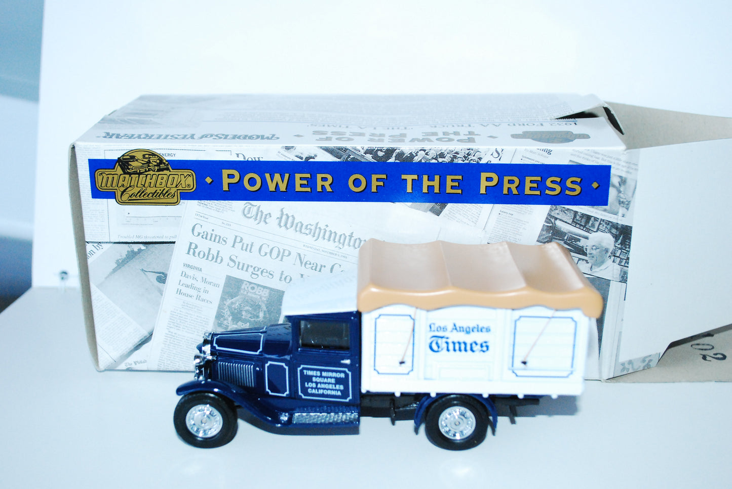 Matchbox Collectibles Power Of Press 1932 Ford AA Truck The LA Times YPP 05
