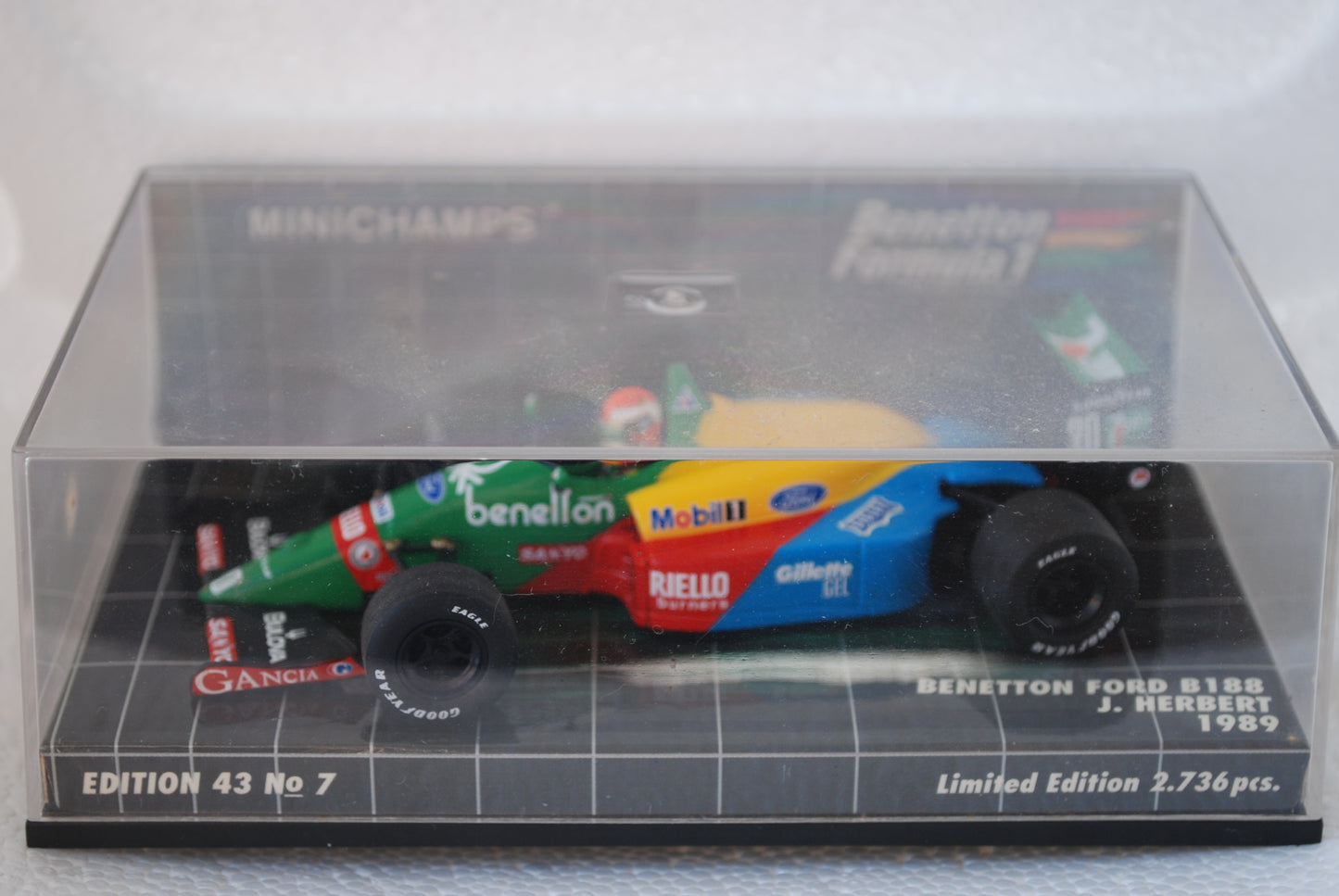 Minichamps 1/43 Benneton Ford B188 Formula 1 J Herbert 1989
