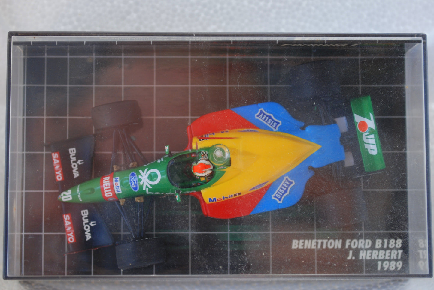Minichamps 1/43 Benneton Ford B188 Formula 1 J Herbert 1989