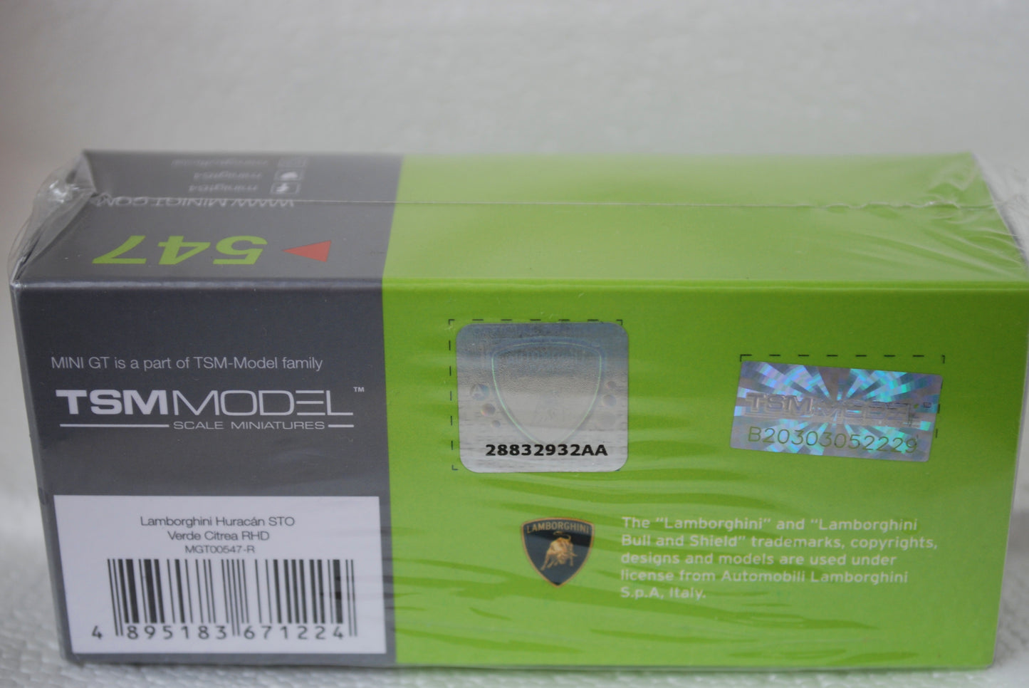 Mini GT 1/64 Lamoborghini Huracan STO Verde Citrea RHD #547
