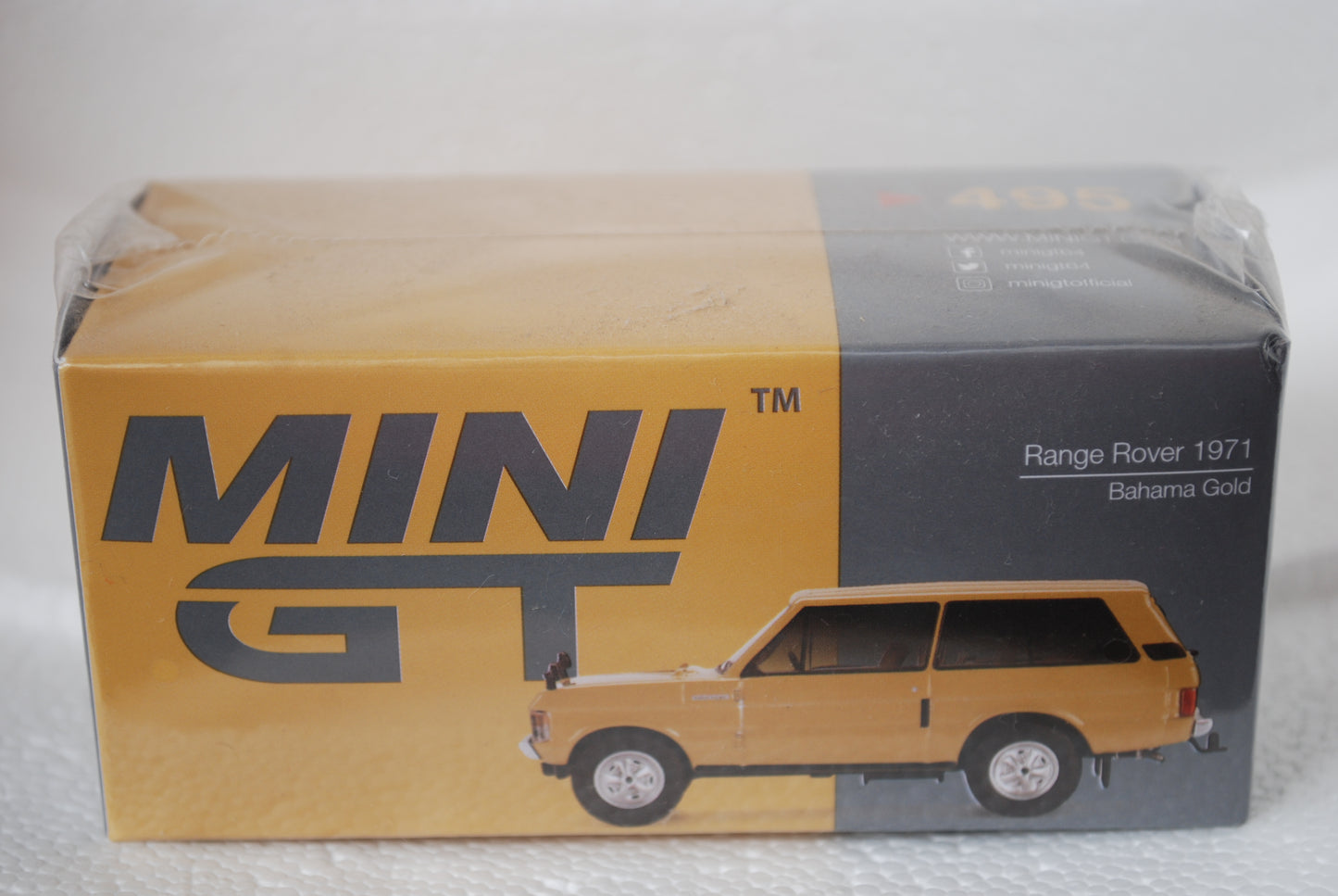 MiniGT 1/64 Scale Range Rover 1971 Bahama Gold RHD # 495