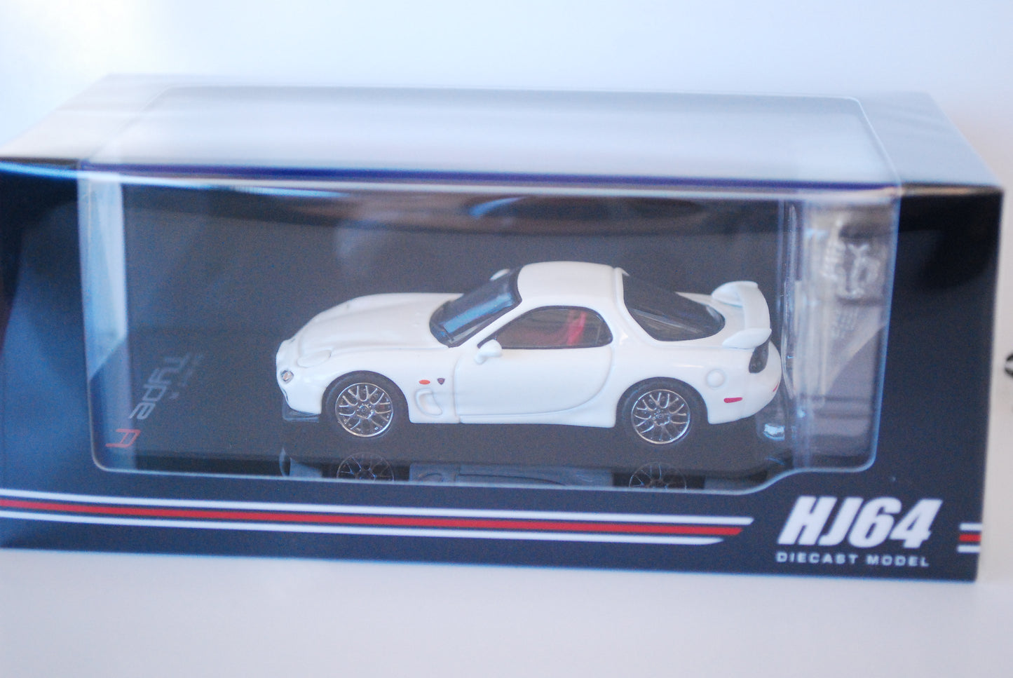 1/64 Mazda RX-7 (FD3S) SPIRIT R TYPE A w/Engine Display Model Pure White