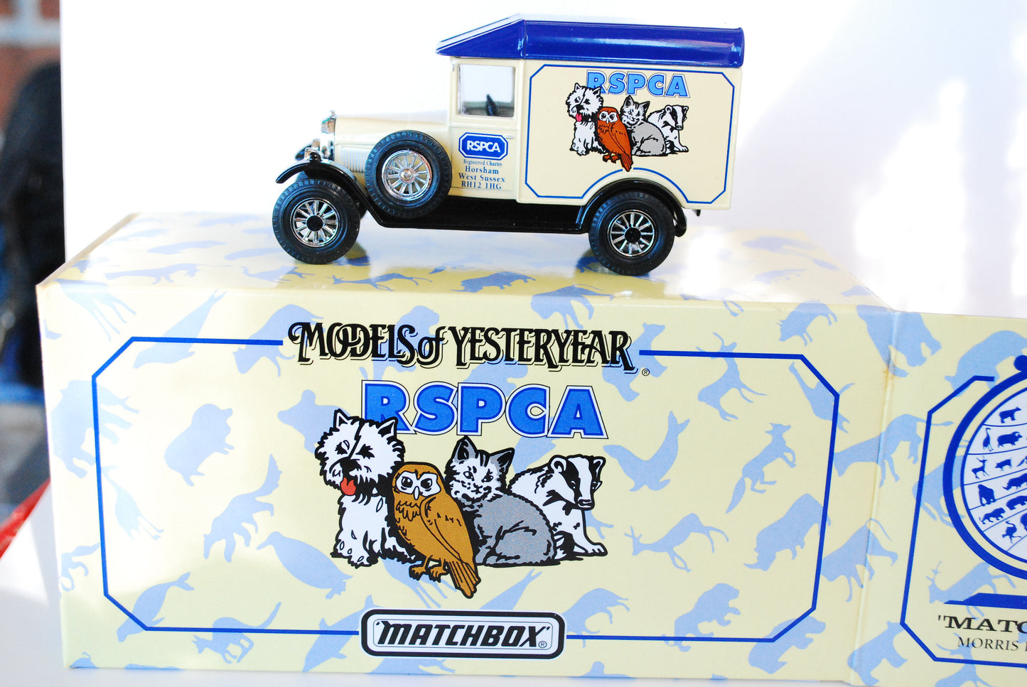 Matchbox Yesteryear Morris Cowley RSPCA as new