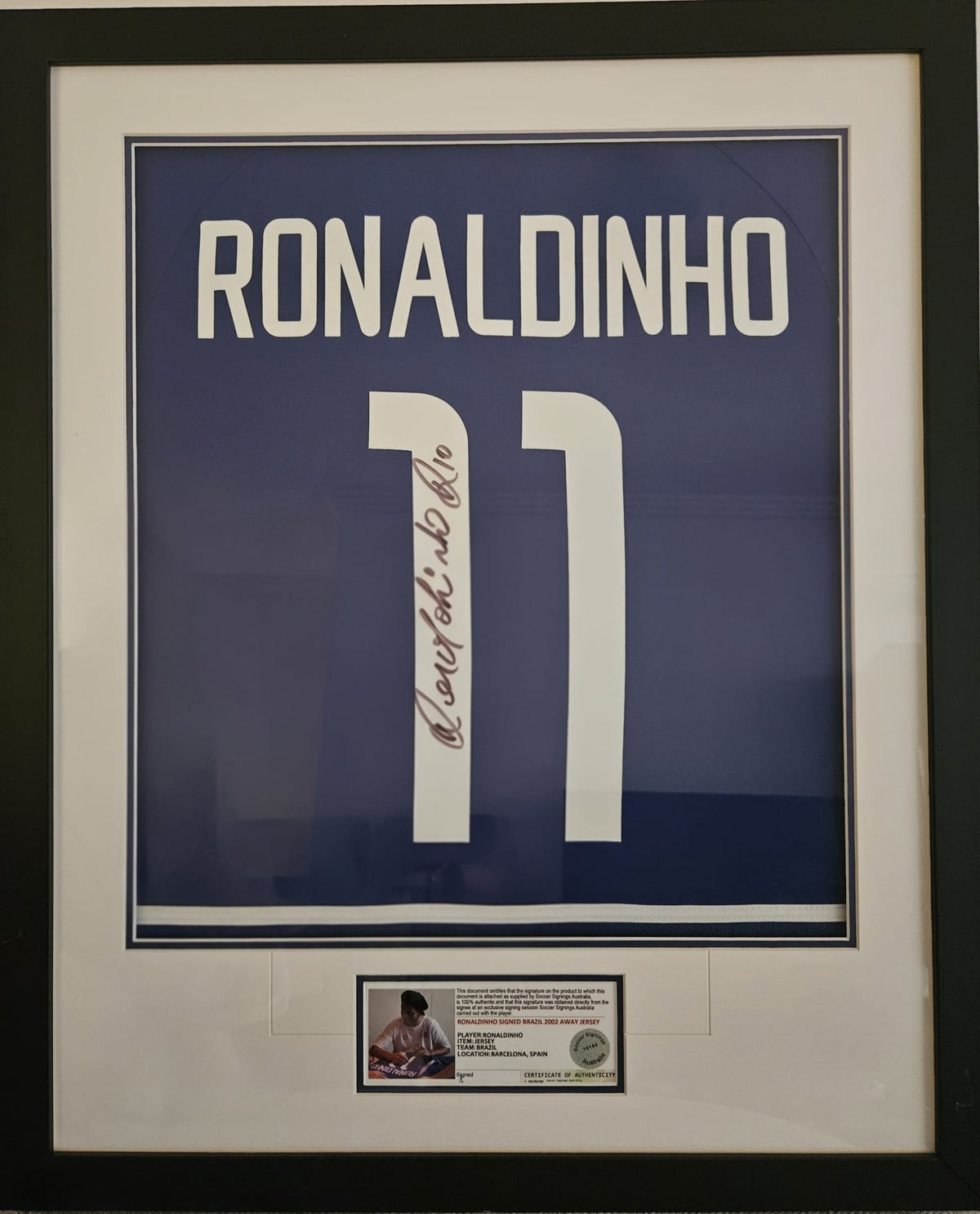 Ronaldinho Signed Brazil 2002 Away Jersey Framed (Certificate In Frame)
